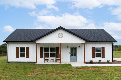 Homes For Sale - 3944 Horseshoe Road<br/> Appomattox, VA 24522