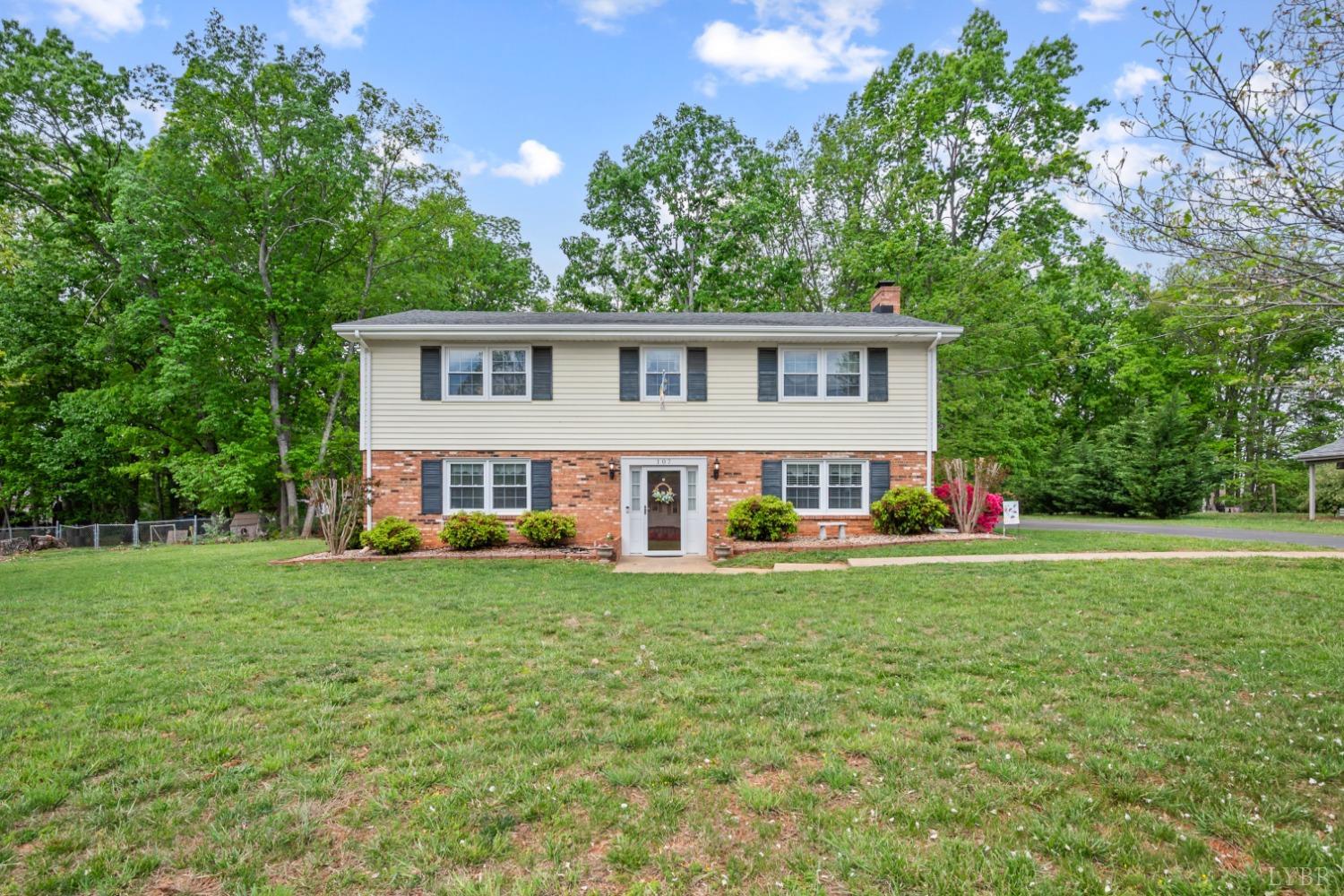 107 Forest Park Drive, Forest, Virginia image 1