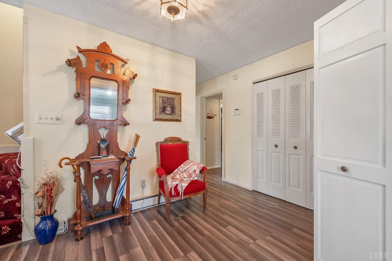 107 Forest Park Drive, Forest, Virginia image 4