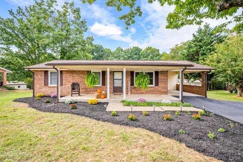 Homes For Sale - 1109 Gallows Road<br/> Gretna, VA 24557