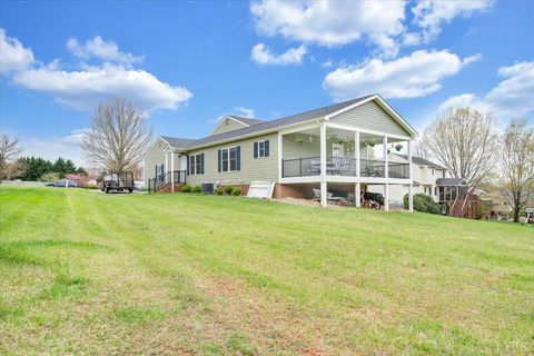 Tiny photo for 1111 Charmin Drive, Forest, VA 24551 (MLS # 365734)