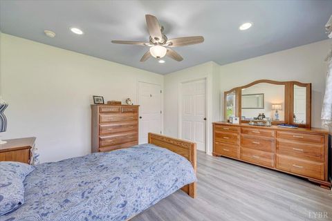 Tiny photo for 1111 Charmin Drive, Forest, VA 24551 (MLS # 365734)