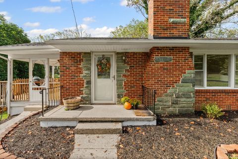 Tiny photo for 1034 Oakmont Circle Cir, Lynchburg, VA 24502 (MLS # 362418)