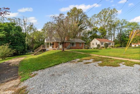 Tiny photo for 1034 Oakmont Circle Cir, Lynchburg, VA 24502 (MLS # 362418)