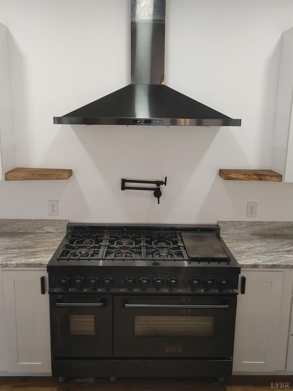 8915 Charlemont Road, Goode, Virginia image 14