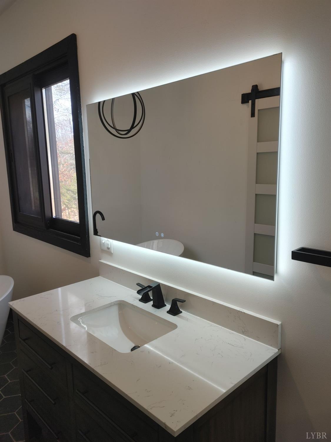 Goode, Virginia 24556, United States, 3 Bedrooms Bedrooms, ,3 BathroomsBathrooms,Residential,Active,77206