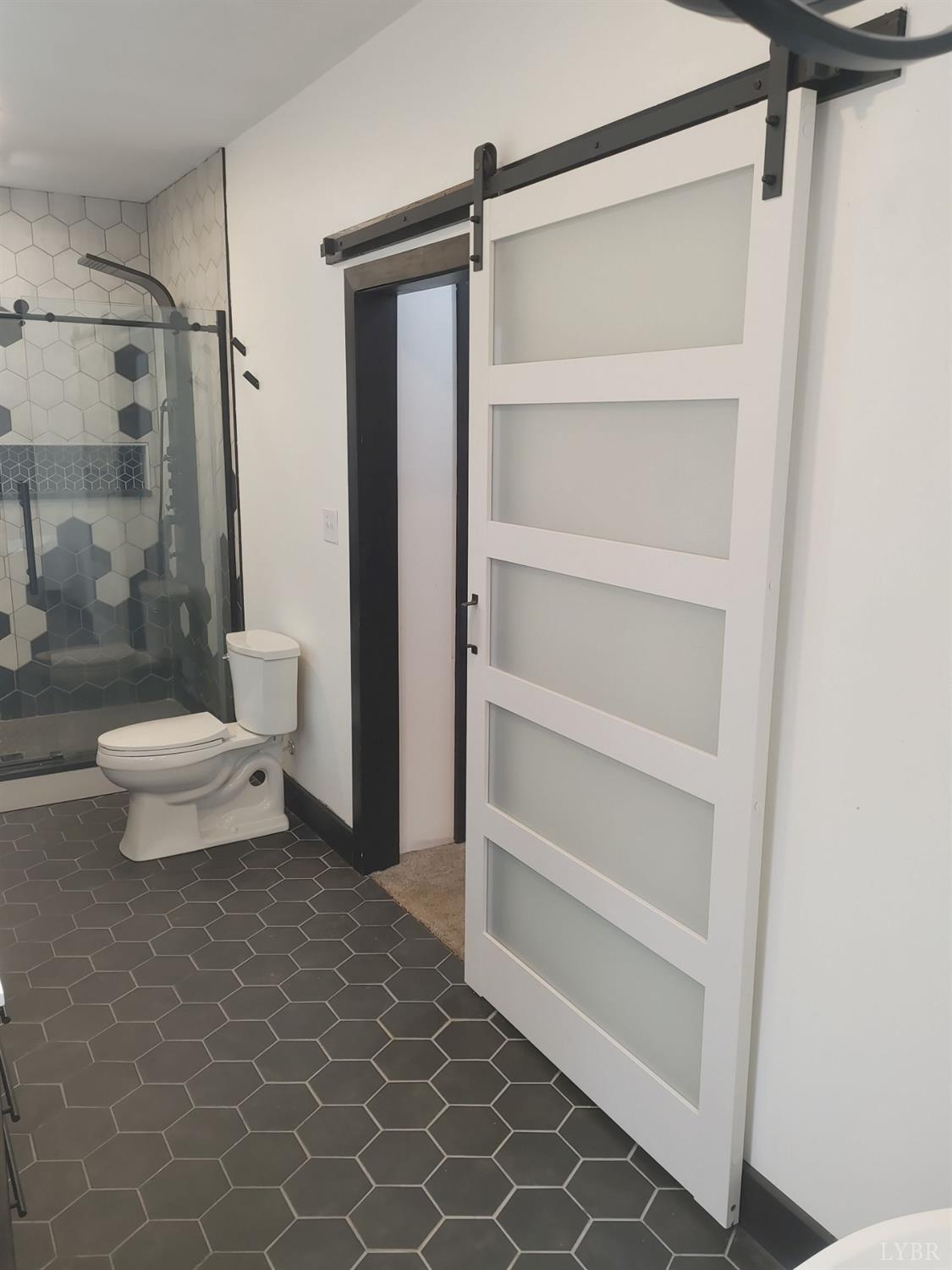 Goode, Virginia 24556, United States, 3 Bedrooms Bedrooms, ,3 BathroomsBathrooms,Residential,Active,77206