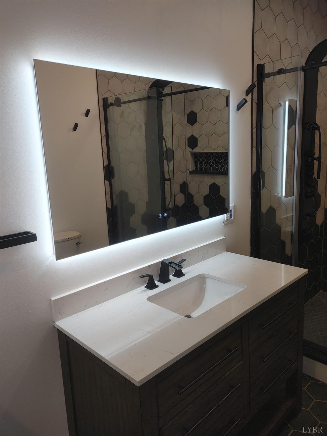 Goode, Virginia 24556, United States, 3 Bedrooms Bedrooms, ,3 BathroomsBathrooms,Residential,Active,77206