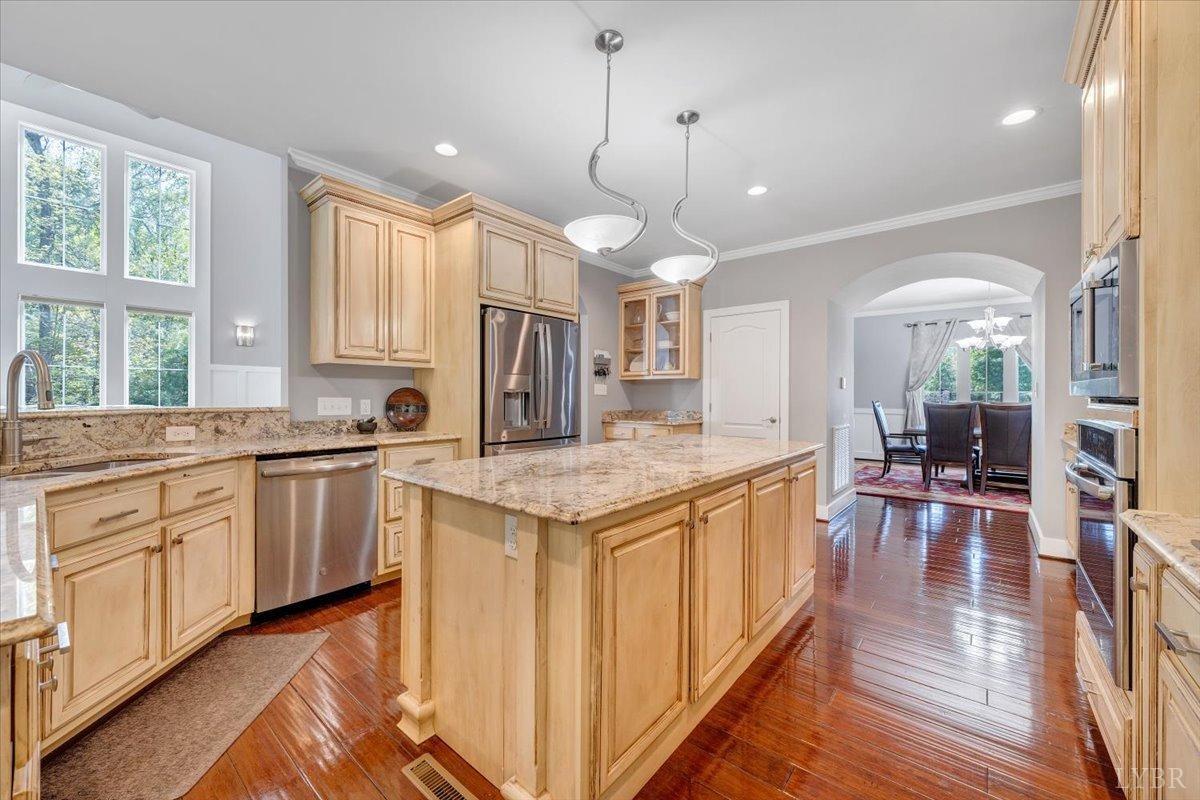 1037 Deer Hollow Road, Forest, Virginia image 16