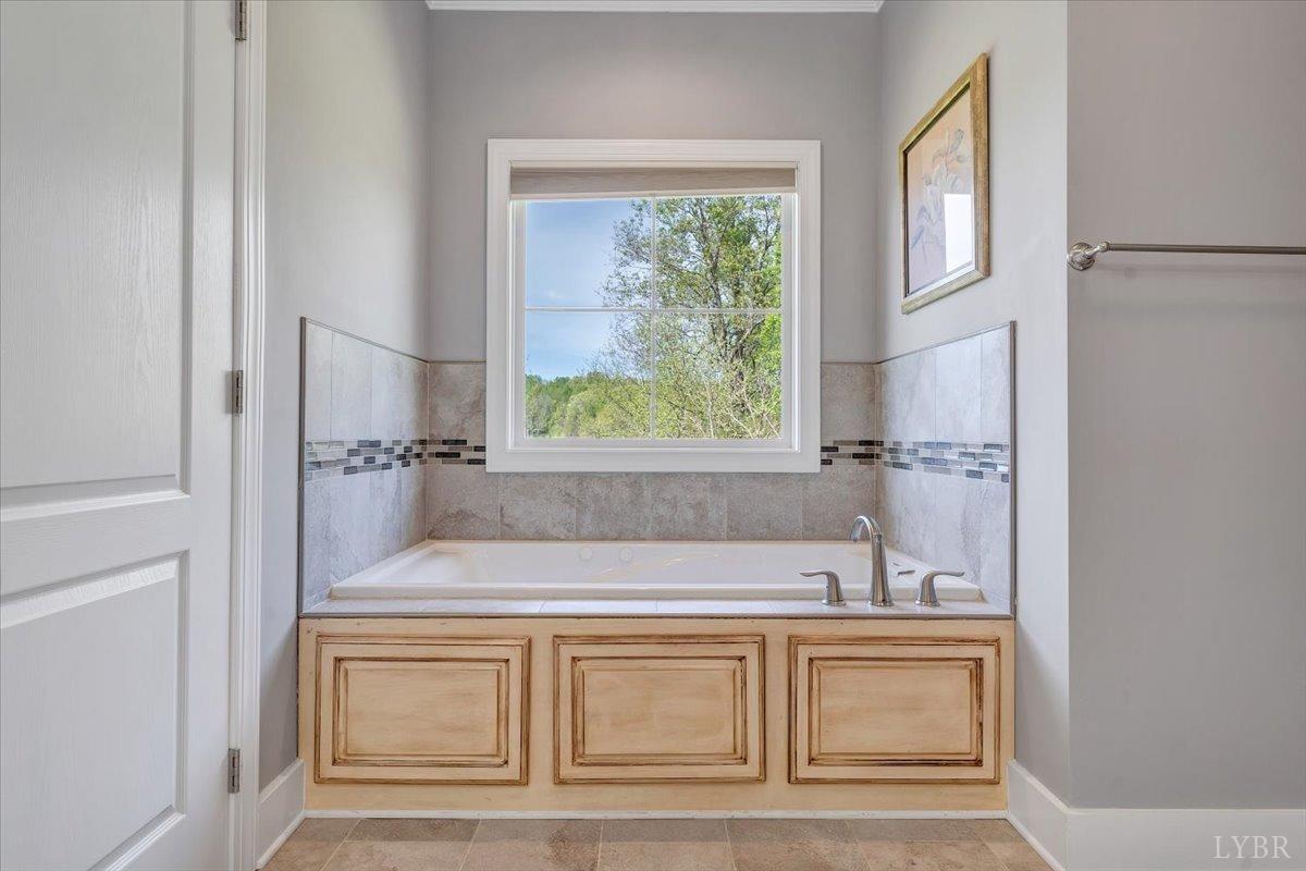 1037 Deer Hollow Road, Forest, Virginia image 32