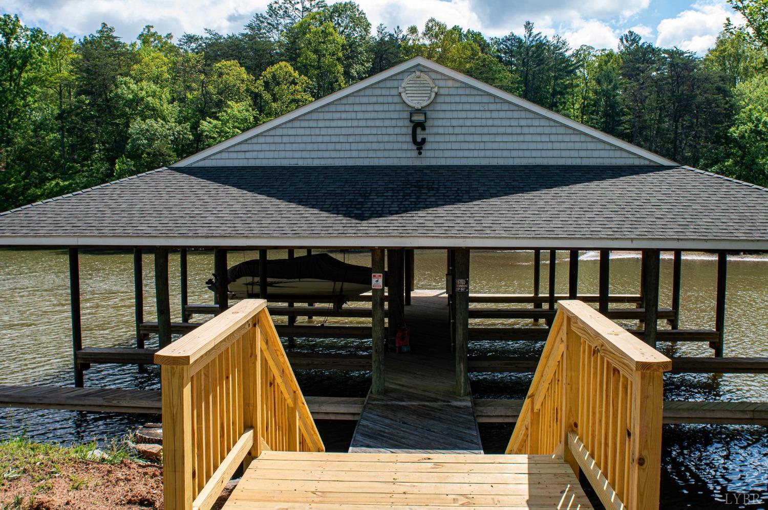 Watchtower Drive, Moneta, Virginia image 9