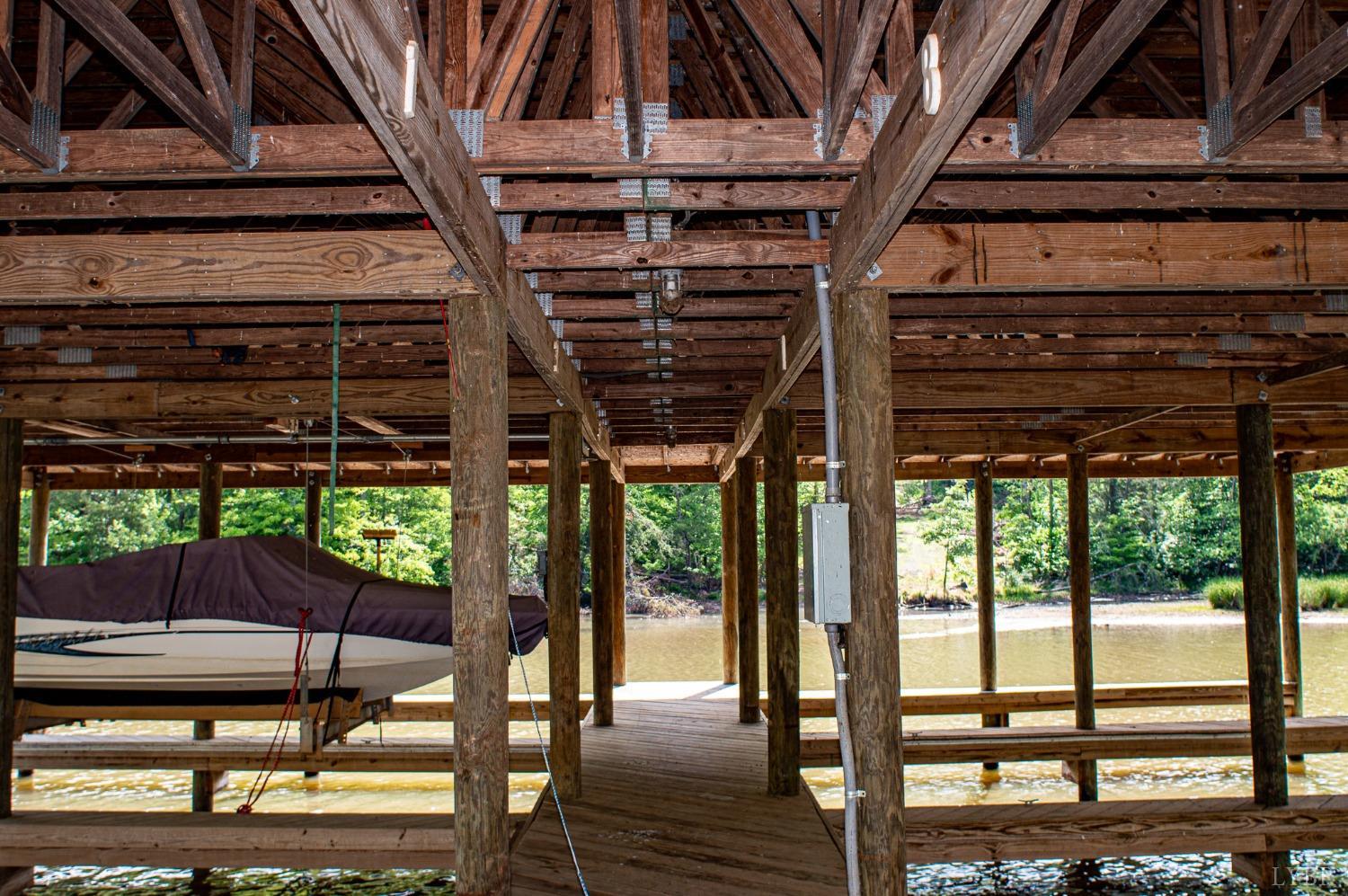 Watchtower Drive, Moneta, Virginia image 10