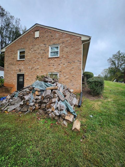 Tiny photo for 155 Wellington Drive, Lynchburg, VA 24502 (MLS # 362491)