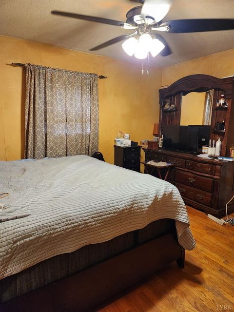 Tiny photo for 155 Wellington Drive, Lynchburg, VA 24502 (MLS # 362491)