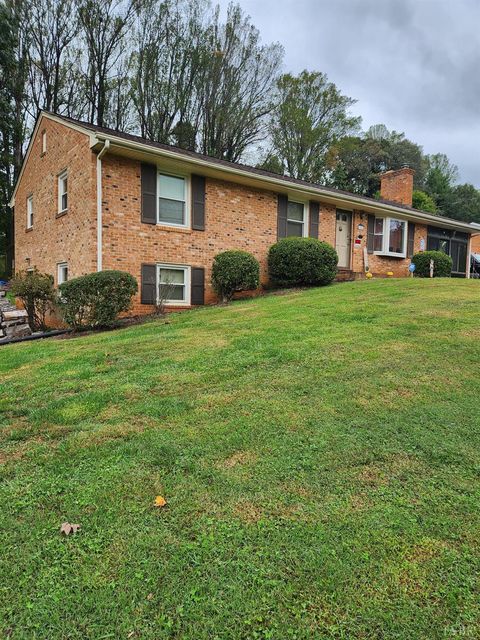 Tiny photo for 155 Wellington Drive, Lynchburg, VA 24502 (MLS # 362491)