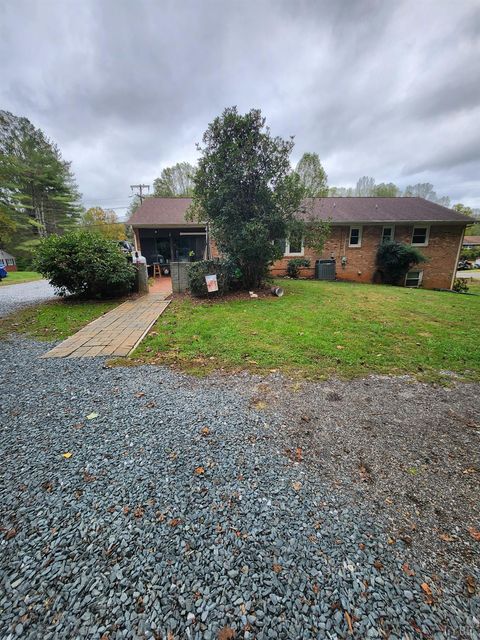 Tiny photo for 155 Wellington Drive, Lynchburg, VA 24502 (MLS # 362491)