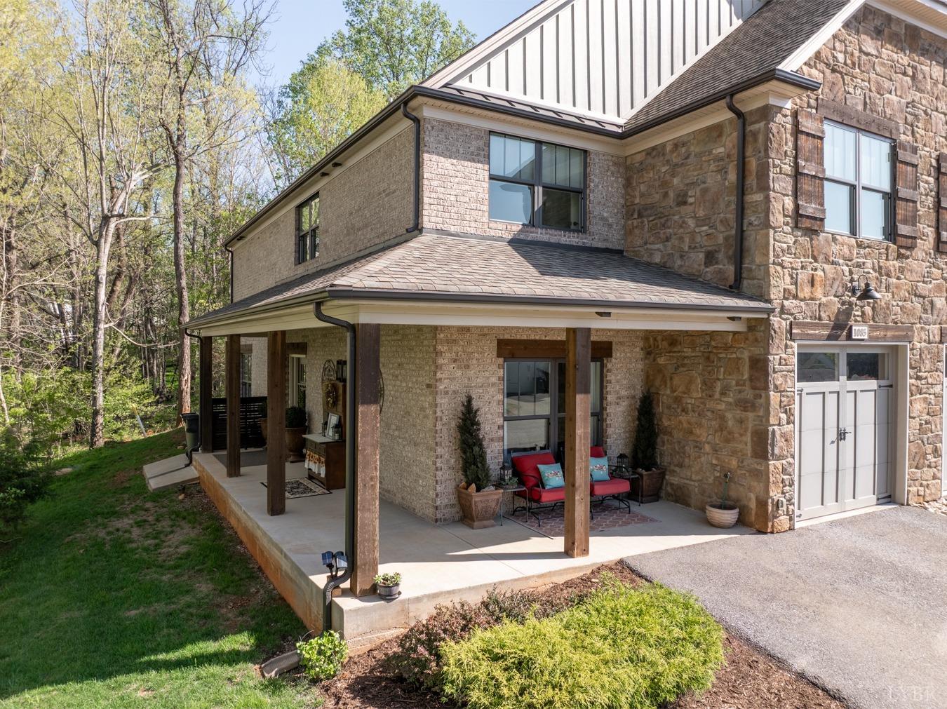 1085 Tori Court, Forest, Virginia image 2