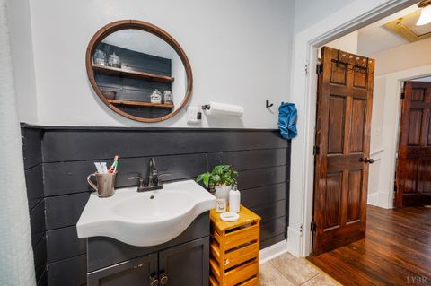 Tiny photo for 301 Oakridge Boulevard, Lynchburg, VA 24502 (MLS # 363019)