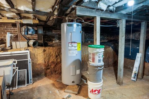 Tiny photo for 301 Oakridge Boulevard, Lynchburg, VA 24502 (MLS # 363019)