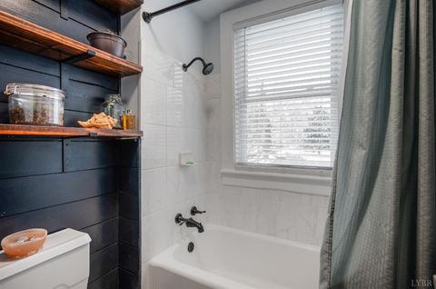 Tiny photo for 301 Oakridge Boulevard, Lynchburg, VA 24502 (MLS # 363019)