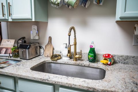 Tiny photo for 301 Oakridge Boulevard, Lynchburg, VA 24502 (MLS # 363019)