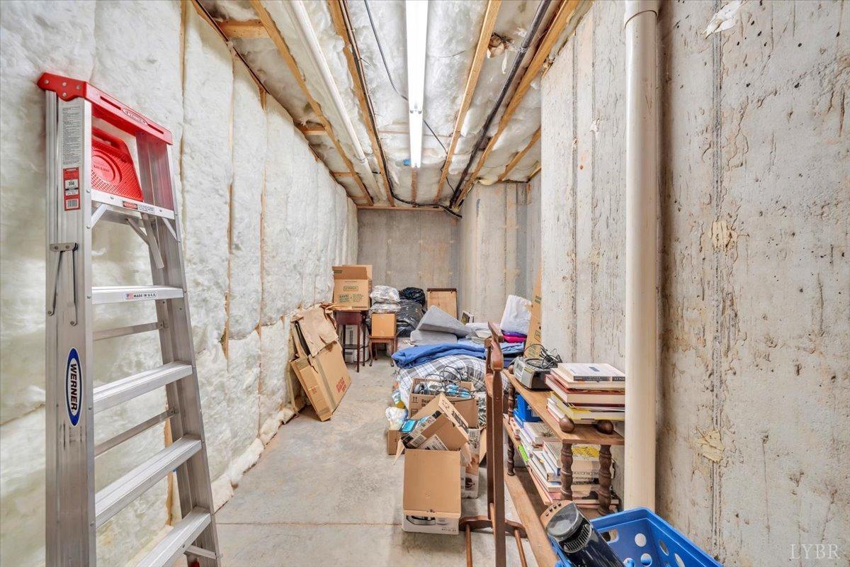 Lynchburg, Virginia 24503, United States, 4 Bedrooms Bedrooms, ,5 BathroomsBathrooms,Residential,Active,86838