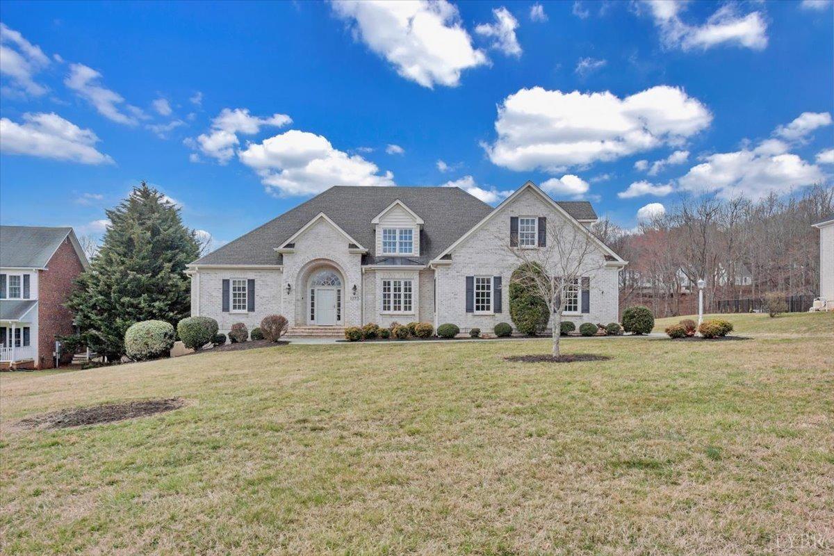 Lynchburg, Virginia 24503, United States, 4 Bedrooms Bedrooms, ,5 BathroomsBathrooms,Residential,Active,86838