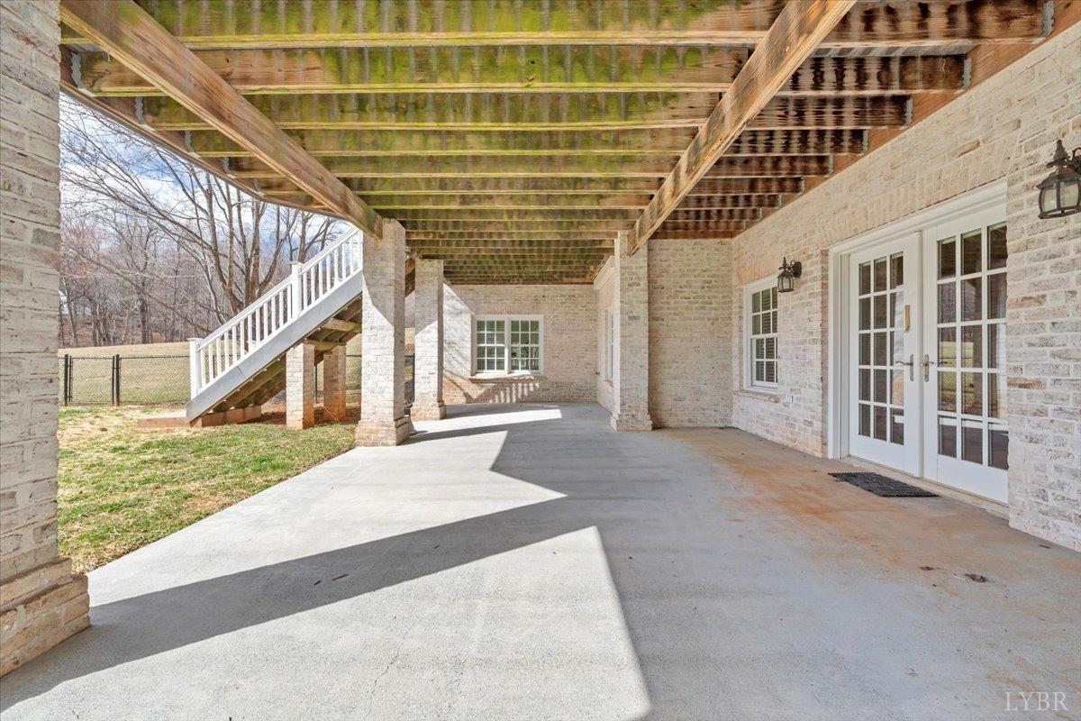 Lynchburg, Virginia 24503, United States, 4 Bedrooms Bedrooms, ,5 BathroomsBathrooms,Residential,Active,86838