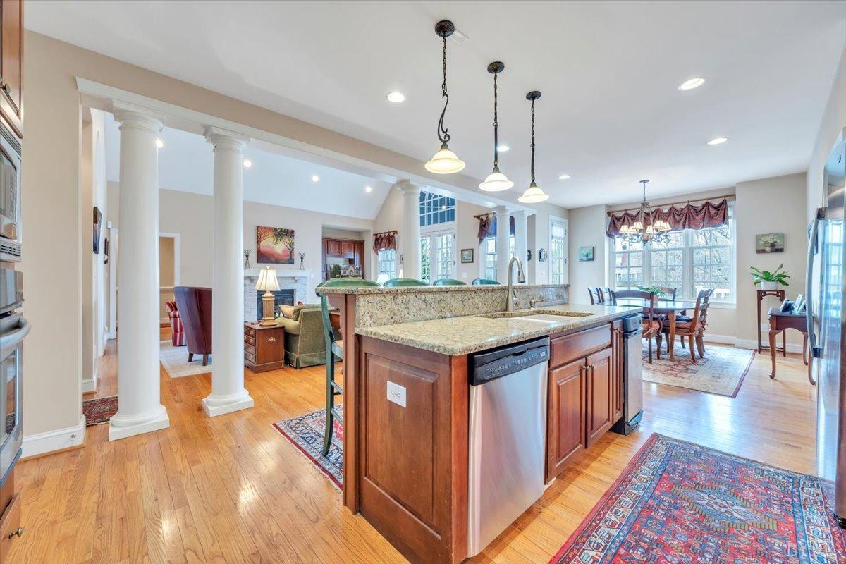 Lynchburg, Virginia 24503, United States, 4 Bedrooms Bedrooms, ,5 BathroomsBathrooms,Residential,Active,86838