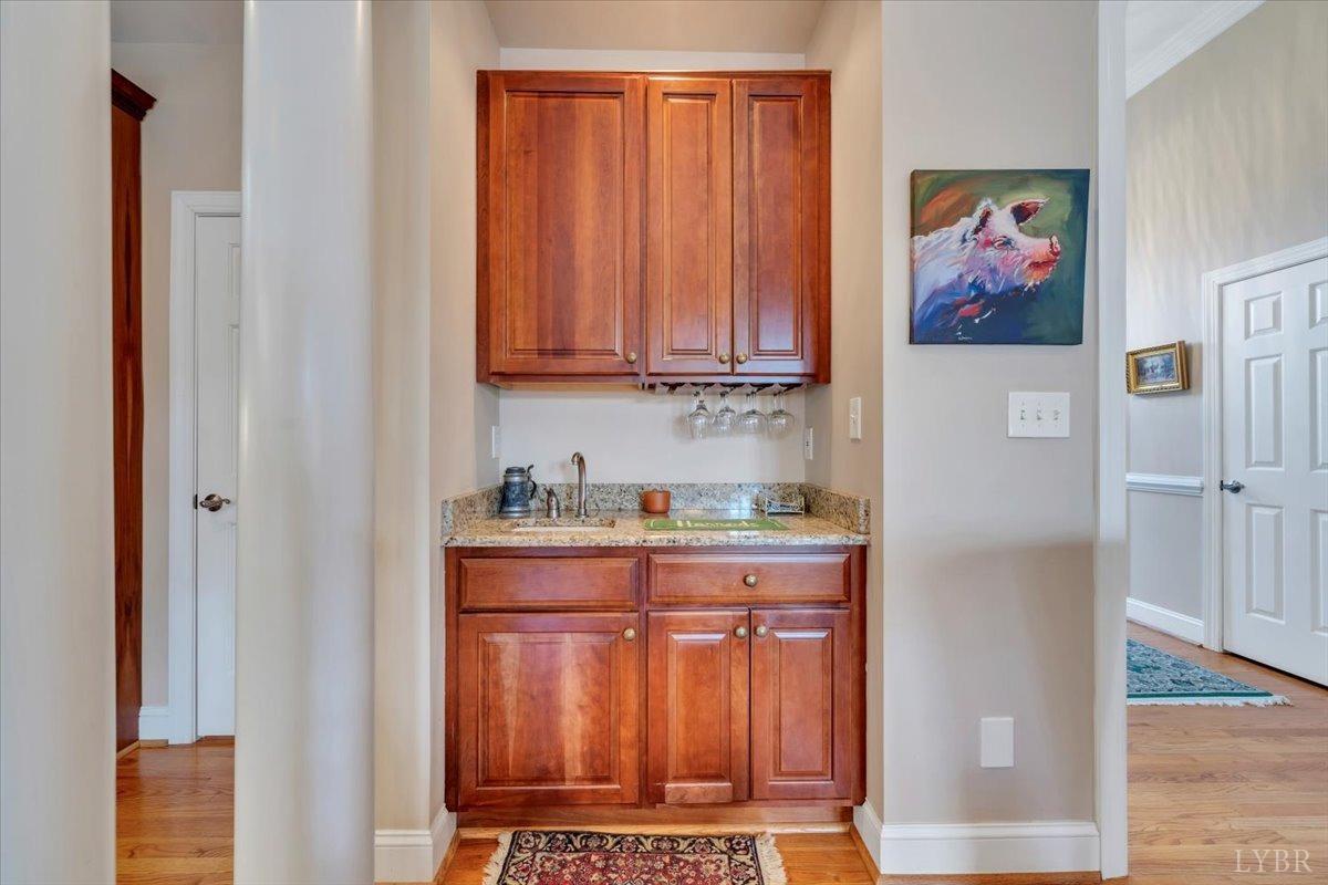 Lynchburg, Virginia 24503, United States, 4 Bedrooms Bedrooms, ,5 BathroomsBathrooms,Residential,Active,86838