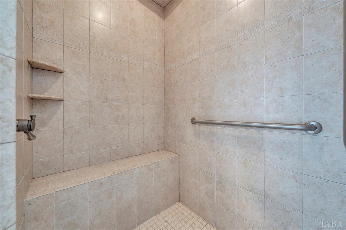 Lynchburg, Virginia 24503, United States, 4 Bedrooms Bedrooms, ,5 BathroomsBathrooms,Residential,Active,86838