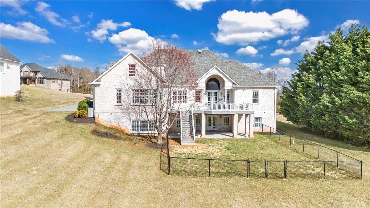 Lynchburg, Virginia 24503, United States, 4 Bedrooms Bedrooms, ,5 BathroomsBathrooms,Residential,Active,86838