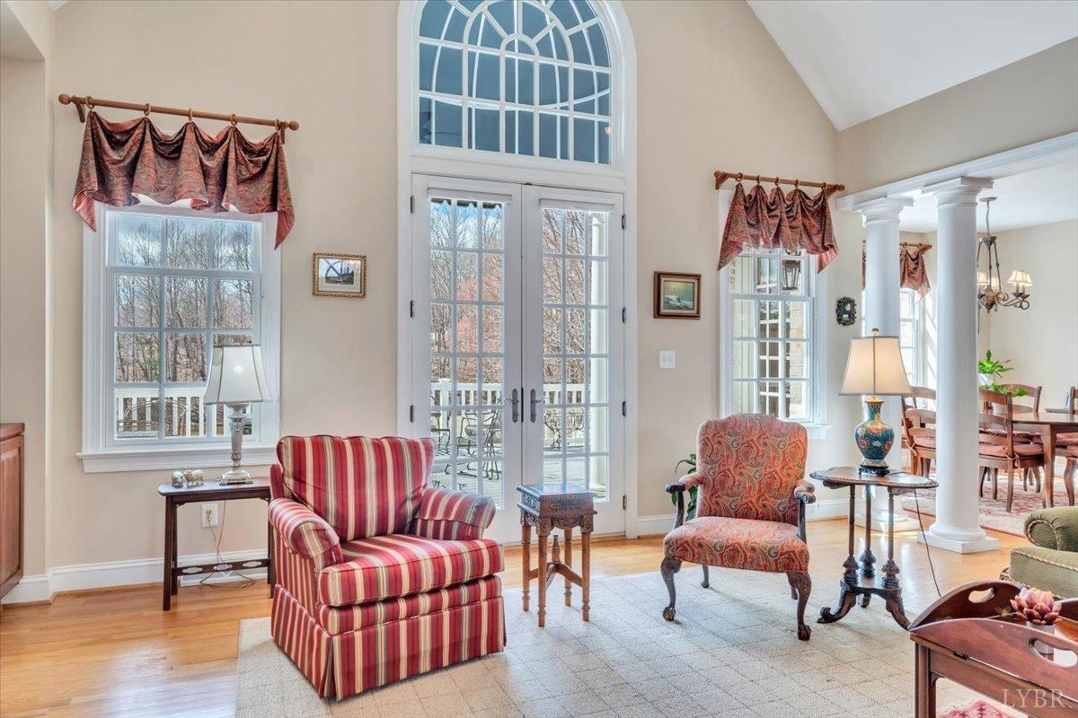 Lynchburg, Virginia 24503, United States, 4 Bedrooms Bedrooms, ,5 BathroomsBathrooms,Residential,Active,86838