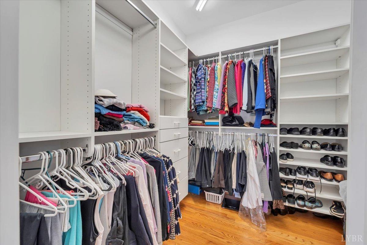 Lynchburg, Virginia 24503, United States, 4 Bedrooms Bedrooms, ,5 BathroomsBathrooms,Residential,Active,86838