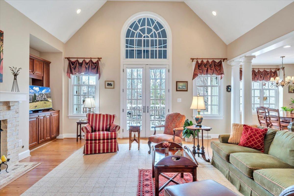 Lynchburg, Virginia 24503, United States, 4 Bedrooms Bedrooms, ,5 BathroomsBathrooms,Residential,Active,86838