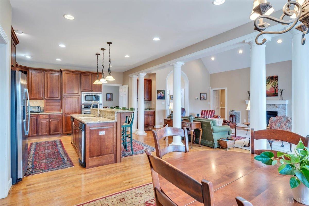 Lynchburg, Virginia 24503, United States, 4 Bedrooms Bedrooms, ,5 BathroomsBathrooms,Residential,Active,86838