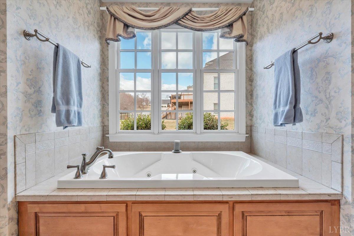 Lynchburg, Virginia 24503, United States, 4 Bedrooms Bedrooms, ,5 BathroomsBathrooms,Residential,Active,86838