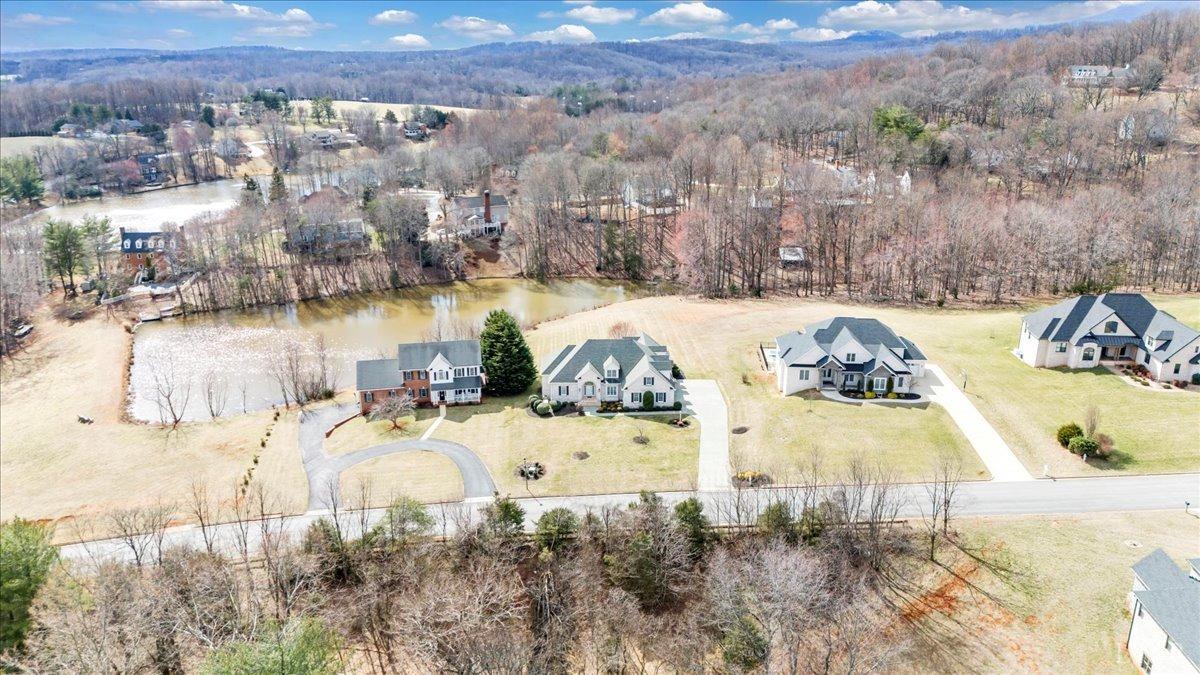 Lynchburg, Virginia 24503, United States, 4 Bedrooms Bedrooms, ,5 BathroomsBathrooms,Residential,Active,86838