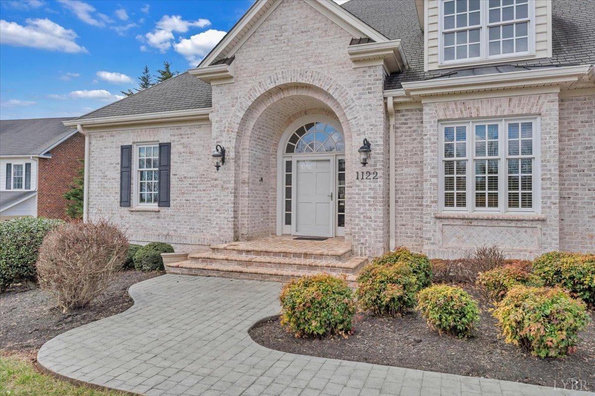 Lynchburg, Virginia 24503, United States, 4 Bedrooms Bedrooms, ,5 BathroomsBathrooms,Residential,Active,86838