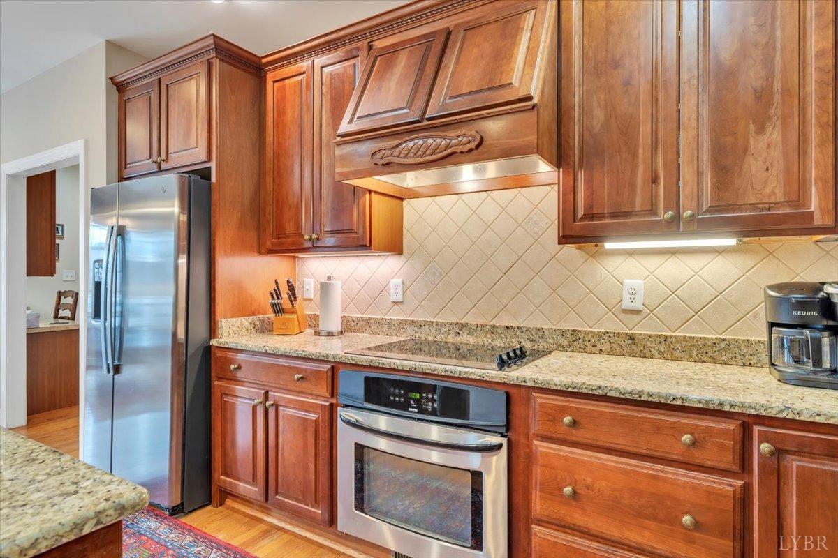 Lynchburg, Virginia 24503, United States, 4 Bedrooms Bedrooms, ,5 BathroomsBathrooms,Residential,Active,86838