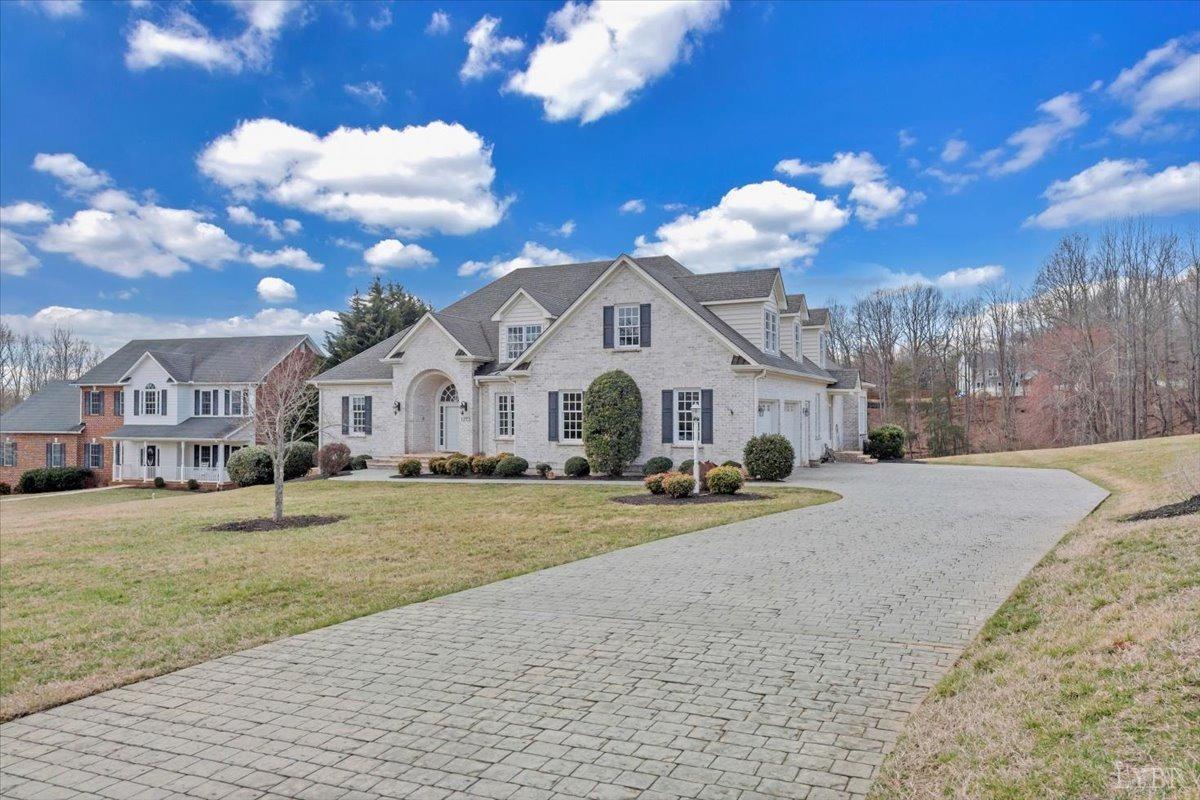 Lynchburg, Virginia 24503, United States, 4 Bedrooms Bedrooms, ,5 BathroomsBathrooms,Residential,Active,86838