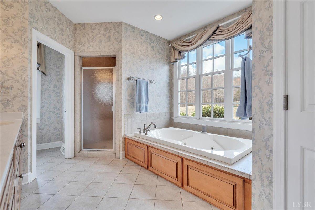 Lynchburg, Virginia 24503, United States, 4 Bedrooms Bedrooms, ,5 BathroomsBathrooms,Residential,Active,86838