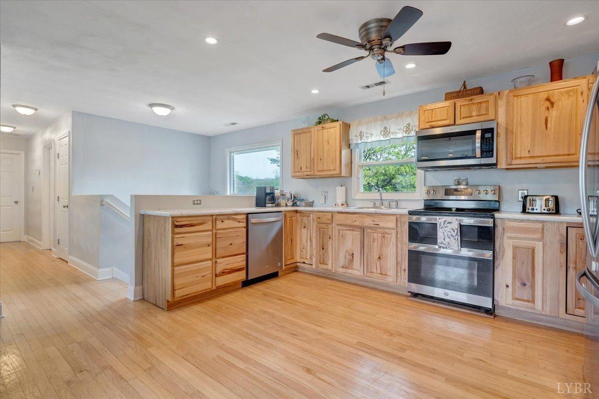 76 Lakeland Circle, Troutville, Virginia image 11