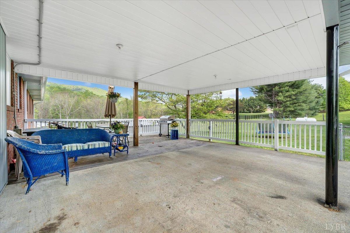 76 Lakeland Circle, Troutville, Virginia image 41