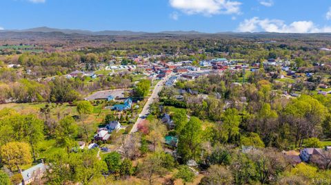 Tiny photo for 113 Garland Avenue, Amherst, VA 24521 (MLS # 365659)