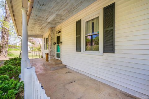 Tiny photo for 113 Garland Avenue, Amherst, VA 24521 (MLS # 365659)