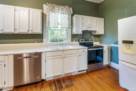 Tiny photo for 113 Garland Avenue, Amherst, VA 24521 (MLS # 365659)