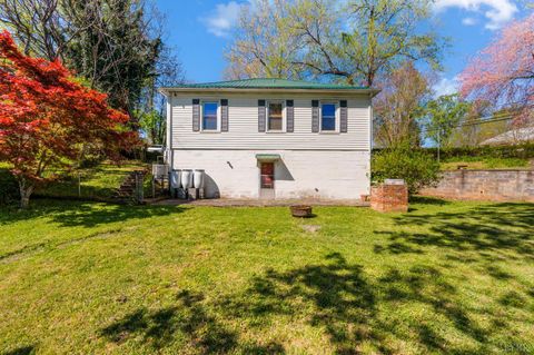 Tiny photo for 113 Garland Avenue, Amherst, VA 24521 (MLS # 365659)