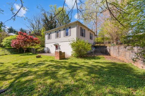 Tiny photo for 113 Garland Avenue, Amherst, VA 24521 (MLS # 365659)