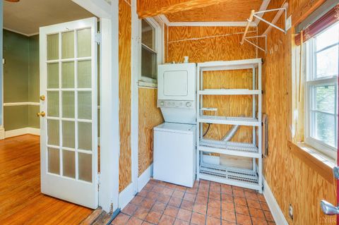 Tiny photo for 113 Garland Avenue, Amherst, VA 24521 (MLS # 365659)